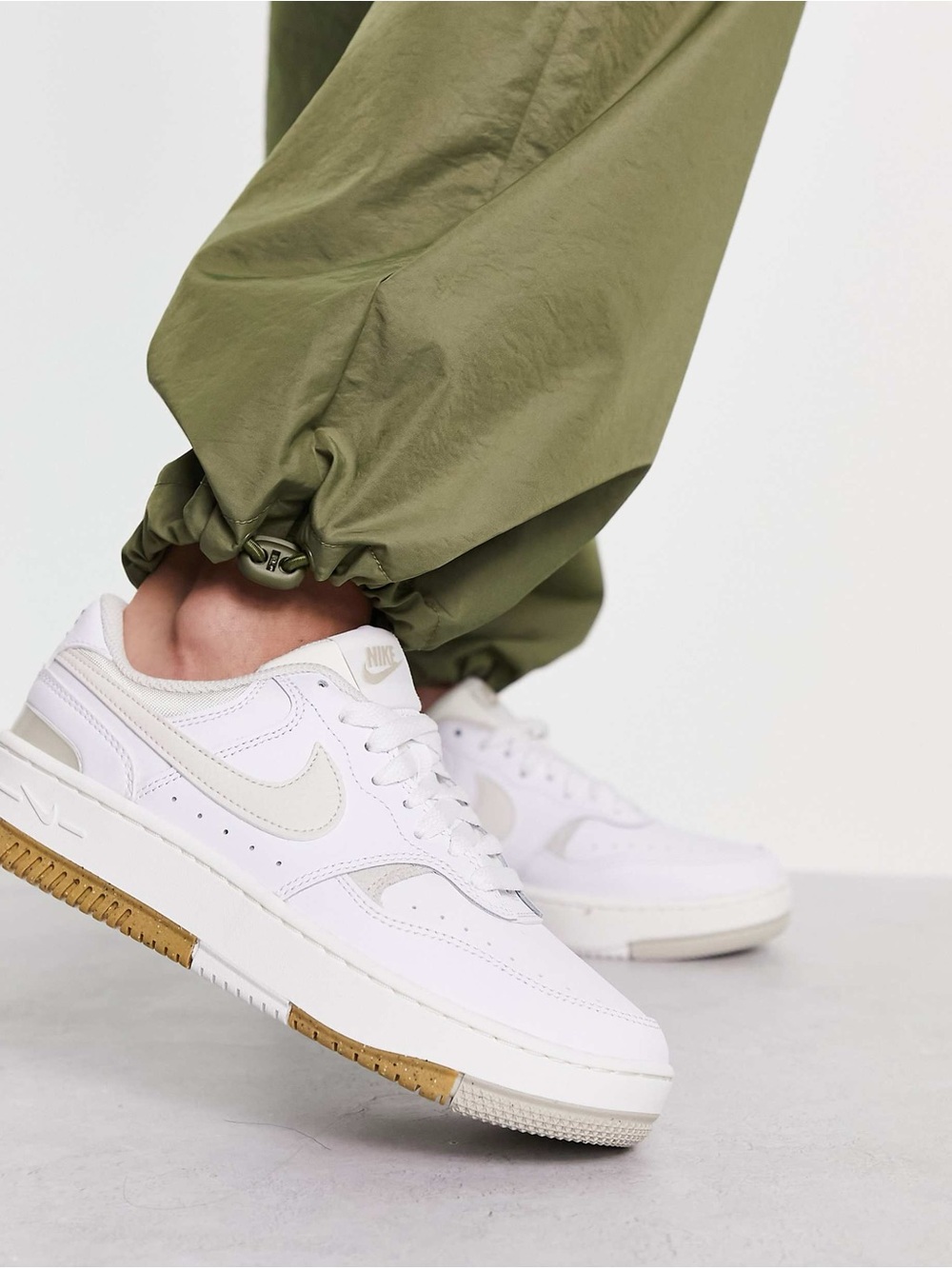 NIKE | Gamma Force Casual Sneakers in White | 7.5